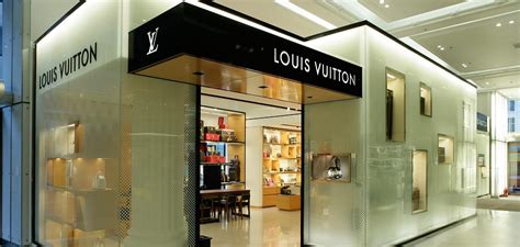 louis vuitton stores in colombia.